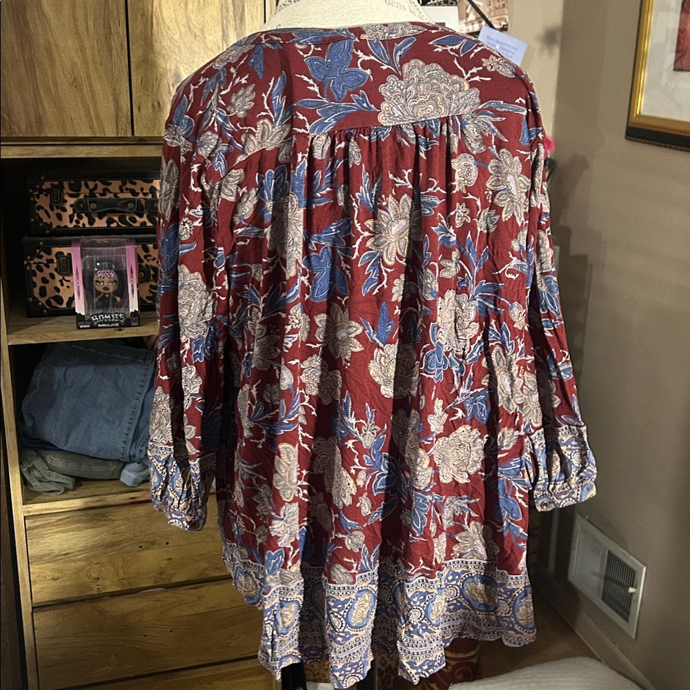 Lucky Brand Red and Blue Floral Blouse - 2X - Picture 3 of 6